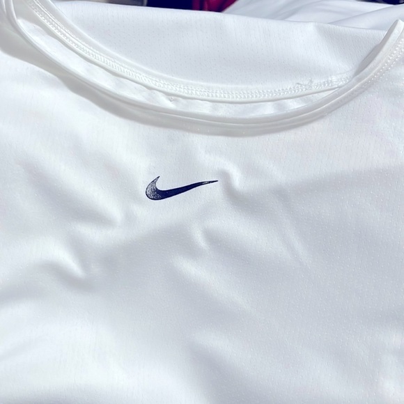 NWT Nike Women’s Pro Mesh Long Sleeve Shirt Size XXL - Picture 4 of 5